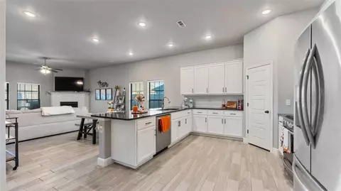 620 Gala Cir, Bentonville, AR 72712 photo 3