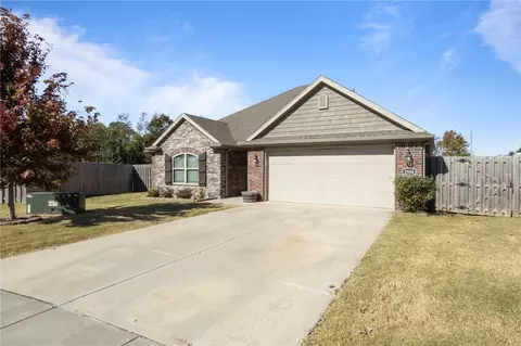 2908 S 7th St, Rogers, AR 72758