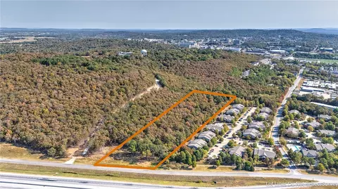 S Futrall Drive, Fayetteville, AR 72701