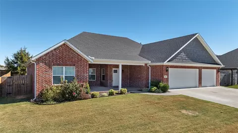 611 Chamberlain Rd, Prairie Grove, AR 72753