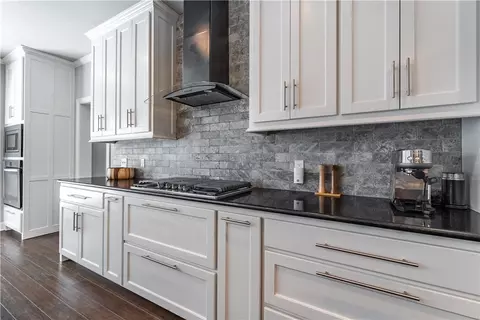 Kitchen - 7115 Devonshire Ave, Springdale, AR 72762 photo 2 of 6