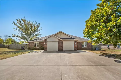 1228 Homestead Loop, Springdale, AR 72764