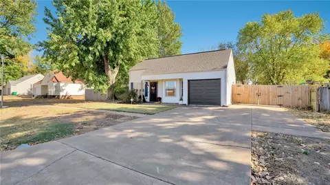 112 N Hunter St, Farmington, AR 72730