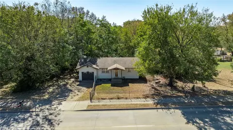 2291 Wagon Wheel Rd, Springdale, AR 72762