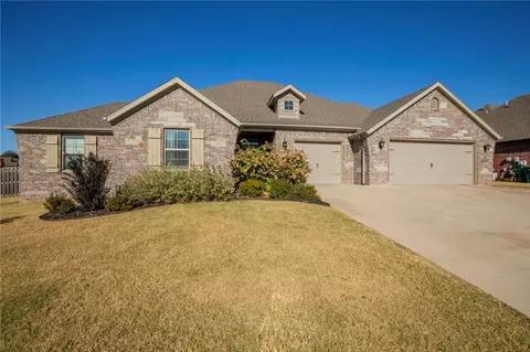 1080 Quail Hollow Dr, Bentonville, AR 72713