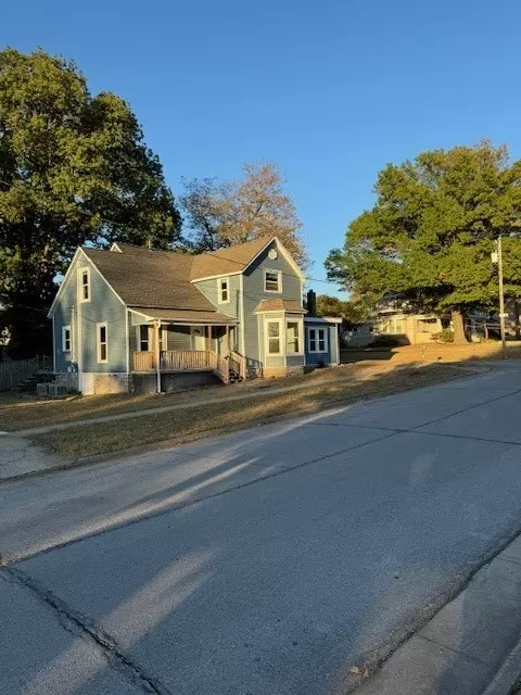 311 E University St, Siloam Springs, AR 72761