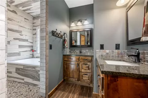 8662 Woods Rd, Rogers, AR 72756 photo 16