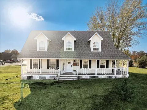 2433 Chapman Ln, Pea Ridge, AR 72751