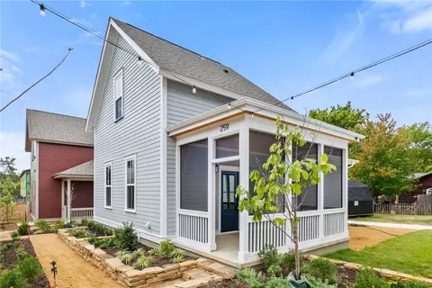 259 E 11th St, Fayetteville, AR 72701