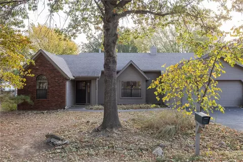 1758 Pittman Dr, Fayetteville, AR 72703