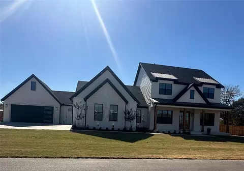 3161 Cambridge St, Bentonville, AR 72713