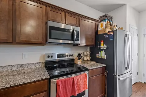 Kitchen - 700 Braidburn Rd, Centerton, AR 72719 photo 3 of 3