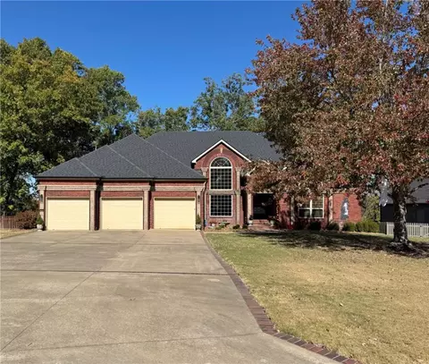 1968 E Cobblestone Sq, Fayetteville, AR 72703