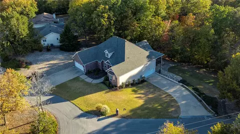 5 Carn Forth Ln, Bella Vista, AR 72715