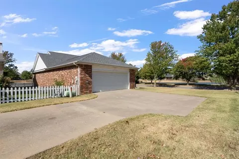 Exterior - 471 Doris Dr, Springdale, AR 72762 photo 4 of 6