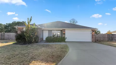 279 Glory Ln, Springdale, AR 72764