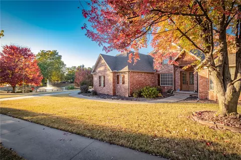 3402 Hearthstone Dr, Fayetteville, AR 72764