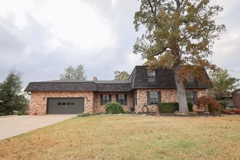 704 Elizabeth Dr, Mountain Home, AR 72653