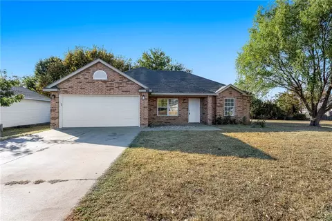 1002 SW Apache Dr, Bentonville, AR 72712