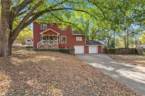 421 E Mccormick St, Prairie Grove, AR 72753