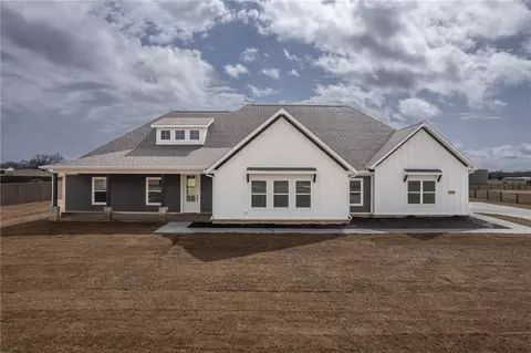 13303 Bethel Blacktop Rd, Farmington, AR 72730