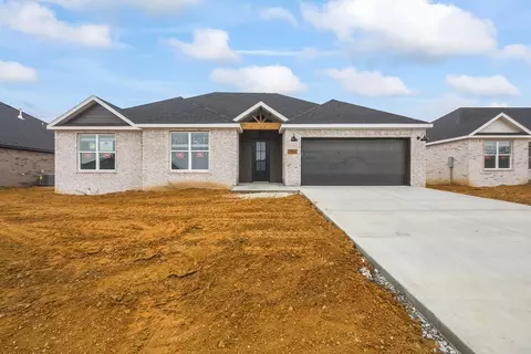 7911 Range Ave, Springdale, AR 72762