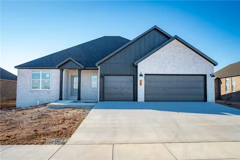 7865 Range Ave, Springdale, AR 72762