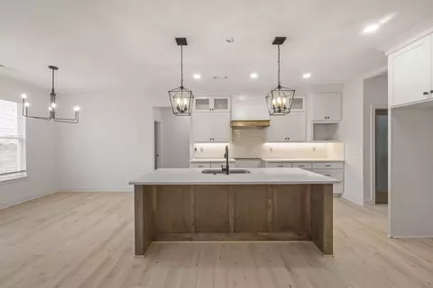 Kitchen - 7865 Range Ave, Springdale, AR 72762 photo 1 of 2