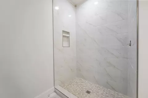 Bath - 7791 Range Ave, Springdale, AR 72762 photo 1 of 3