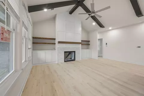 Living - 7791 Range Ave, Springdale, AR 72762 photo 2 of 3