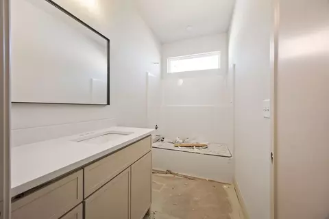 Bath - 4831 Hawk St, Springdale, AR 72762 photo 1 of 3