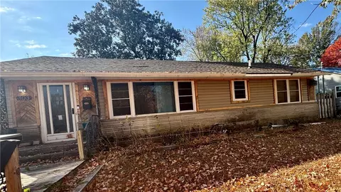 303 Wayland Dr, Springdale, AR 72764