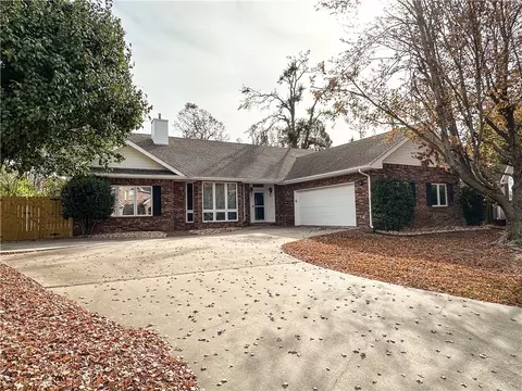 905 Quail Ter, Rogers, AR 72756