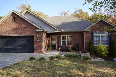 3 Headley Cir, Bella Vista, AR 72714