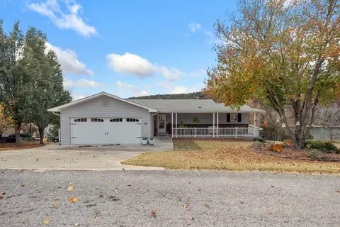 33 Lakeside Dr, Holiday Island, AR 72631
