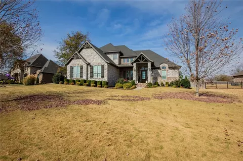 2464 Riverwater Ln, Fayetteville, AR 72703
