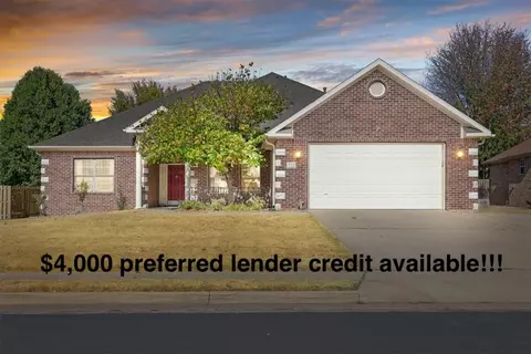 122 Skinner St, Centerton, AR 72719