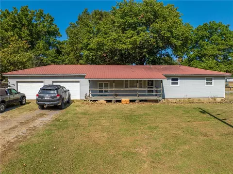 708 Shoffner Loop, Elkins, AR 72727