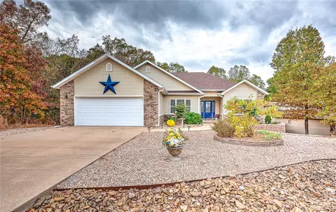 1 Kilmarnock Ln, Bella Vista, AR 72715