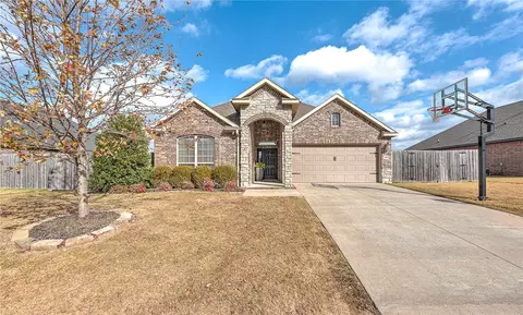 1406 Shook Dr, Cave Springs, AR 72718