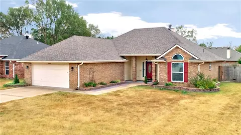 3600 Mockingbird Ln, Rogers, AR 72756