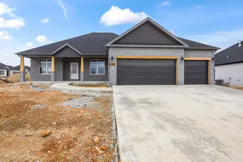 4742 Hawk St, Springdale, AR 72762