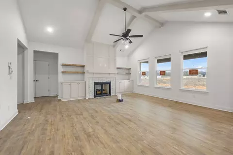 Living - 4811 Hawk St, Springdale, AR 72762 photo 2 of 3