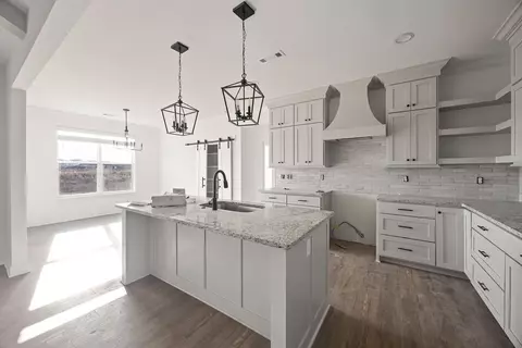 Kitchen - 4811 Hawk St, Springdale, AR 72762 photo 3 of 3