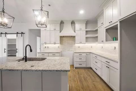 Kitchen - 4811 Hawk St, Springdale, AR 72762 photo 1 of 3