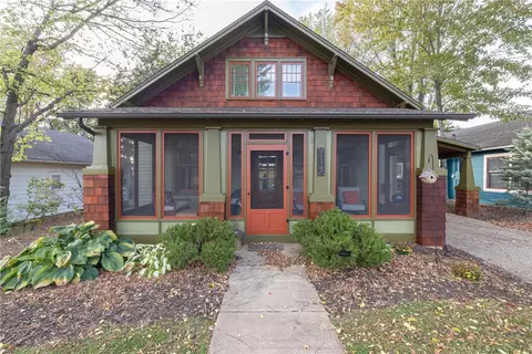 215 N Locust Ave, Fayetteville, AR 72701