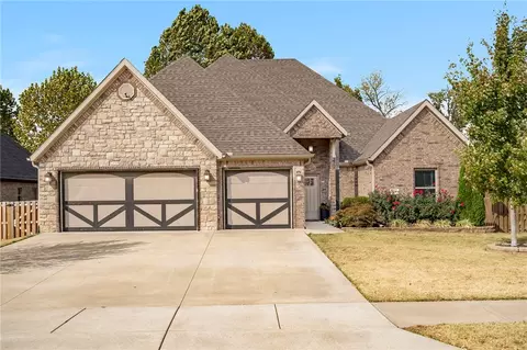 3506 SW Lucretia Rd, Bentonville, AR 72713