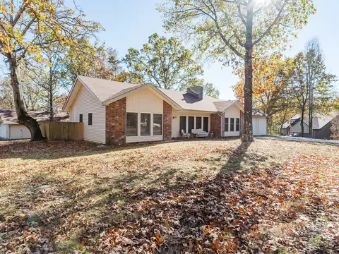 34 New Abbey Dr, Bella Vista, AR 72715