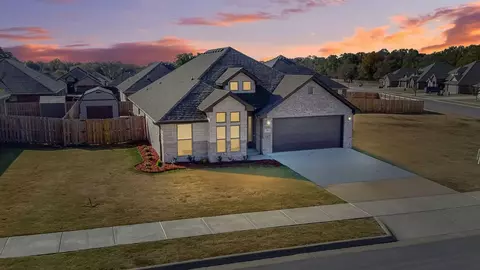 285 Coffee St, Pea Ridge, AR 72751
