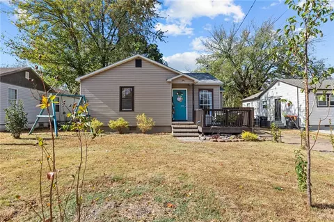 706 Mckinney St, Springdale, AR 72764
